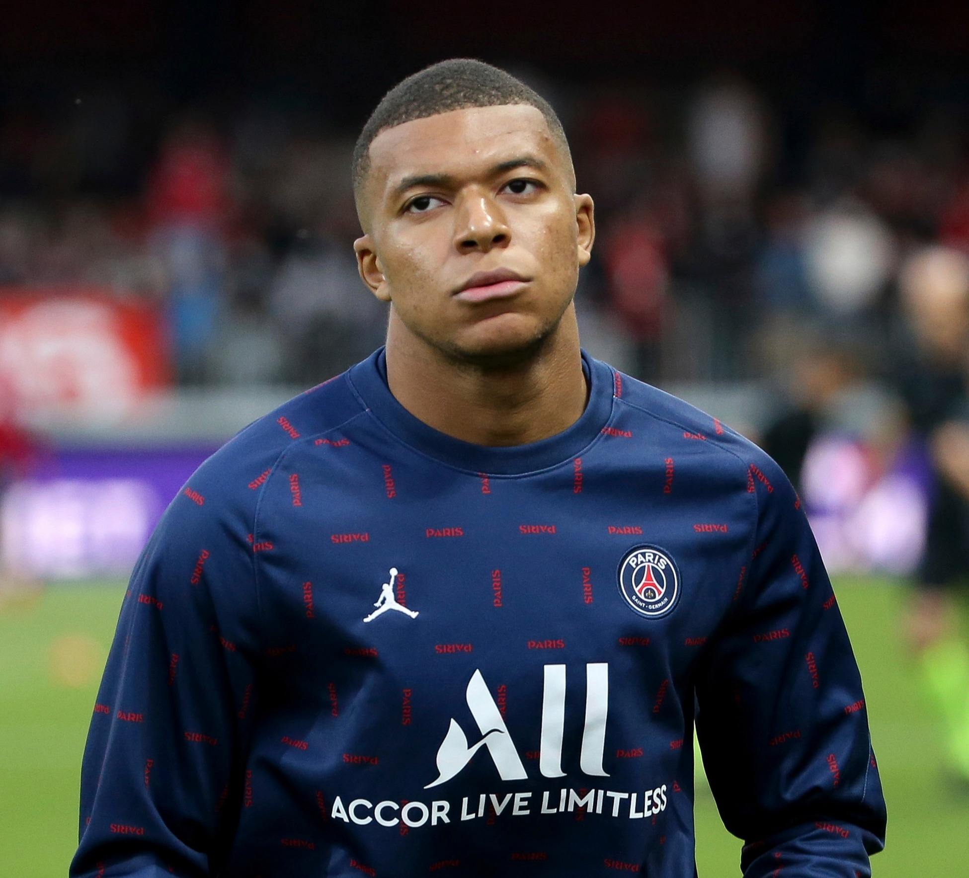 NBA：雄鹿客场大胜76人 字母哥30+12+10