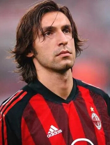 摩纳哥球迷因对球队不满而集体沉默，加拉塔萨雷反享受欢呼