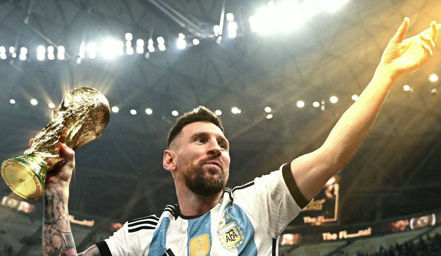 打满12分钟！怀特首节投篮10中5，得到12分2篮板2助攻